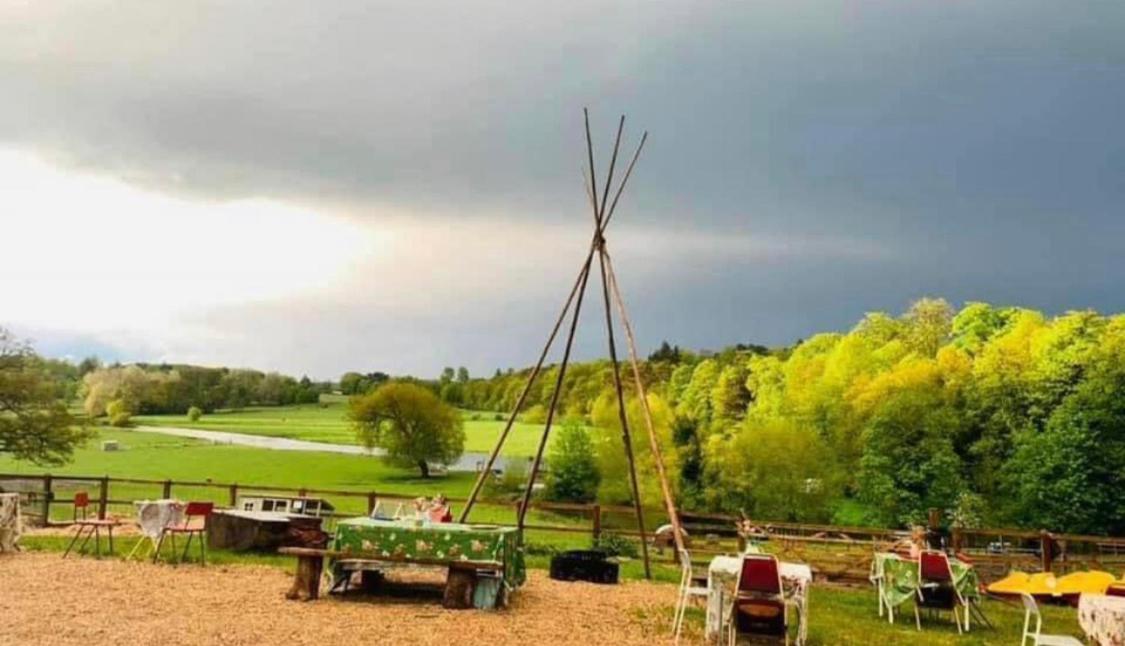 Campsite Hertford Farm With Wood Burner Pet Friendly Fire Pit Bbq Bramfield (Hertfordshire)