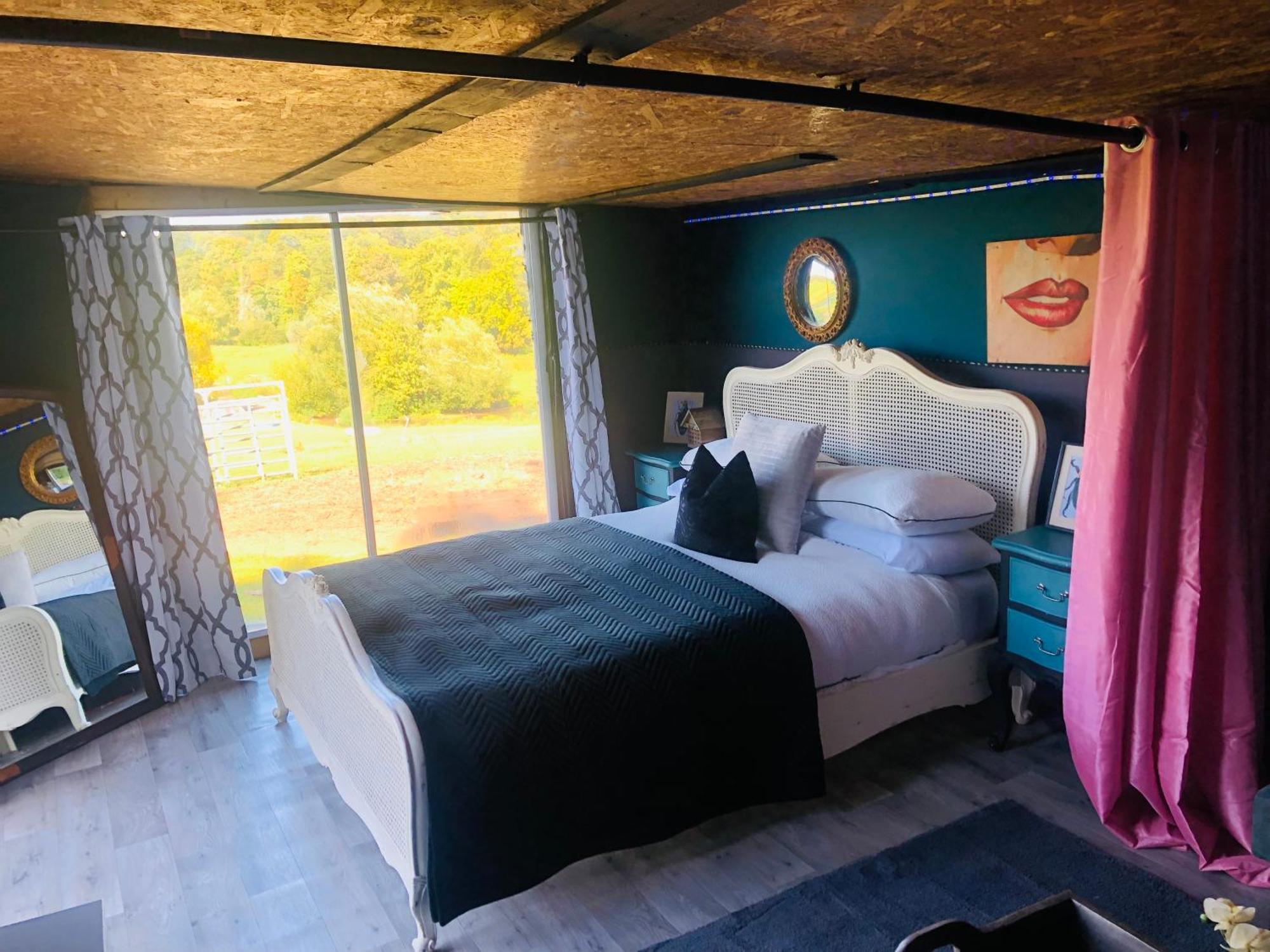 Campsite Hertford Farm With Wood Burner Pet Friendly Fire Pit Bbq