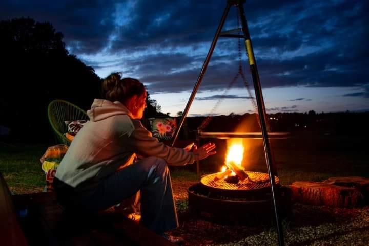 Campsite Hertford Farm With Wood Burner Pet Friendly Fire Pit Bbq *