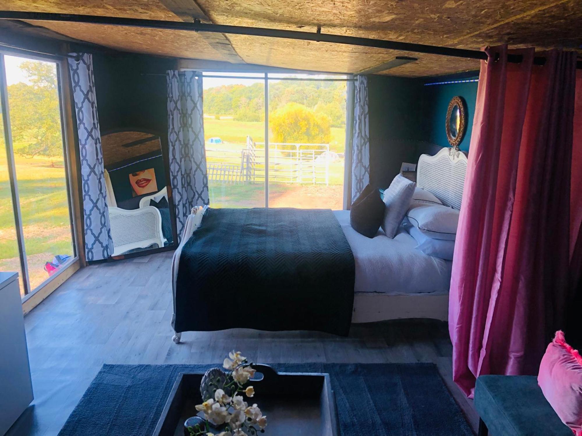Hertford Farm With Wood Burner Pet Friendly Fire Pit Bbq Campsite Bramfield (Hertfordshire)