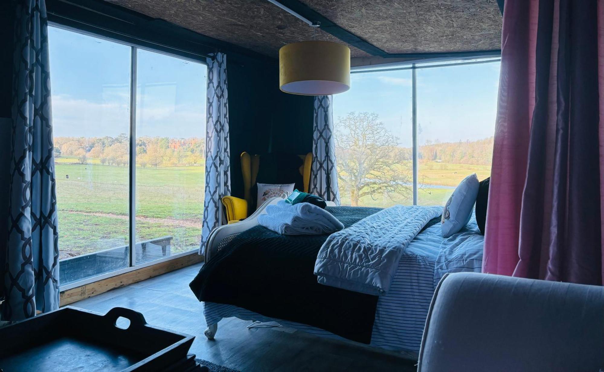 Hertford Farm With Wood Burner Pet Friendly Fire Pit Bbq Campsite *